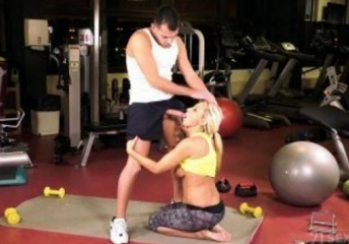 My wife, with her big, horny vagina, went out to the gym with a young man